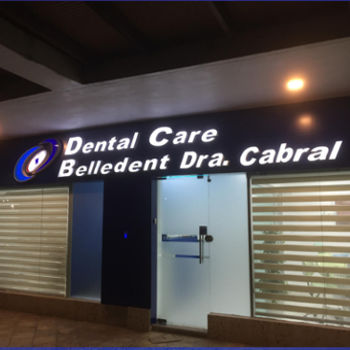 Entrada clínica dental Bávaro Punta Cana